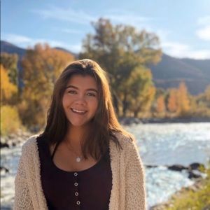 Meet your Posher, Daniela